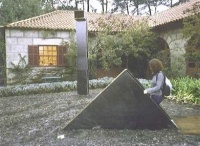 Sancho Silva, Sub-urbe, 2002 (Parque Serralves) Sancho Silva, Sub-urbe, 2002 (Parque Serralves)
