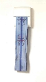 Ana Jotta, Roger, 1995. Toalheiro mecânico desactivado, toalha bordada, 78 x 37 x 21 cm. Col. Fundação Calouste Gulbenkian / CAMJAP José Manuel Costa Alves. Ana Jotta, Roger, 1995. Toalheiro mecânico desactivado, toalha bordada, 78 x 37 x 21 cm. Col. Fundação Calouste Gulbenkian / CAMJAP José Manuel Costa Alves.